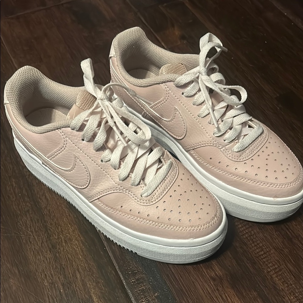 Nike Women's Pink Sneakers